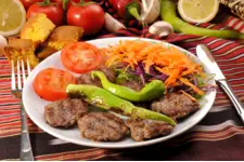 Akçaabat Köfte Tarifi ve Malzemeleri